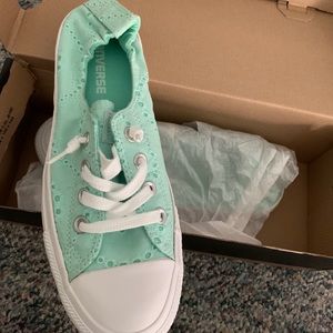 BRAND NEW mint green lace converse!